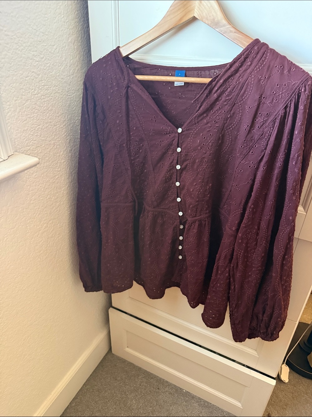 Old Navy Plum Embroidered V-Neck Peplum Button-Front Blouse